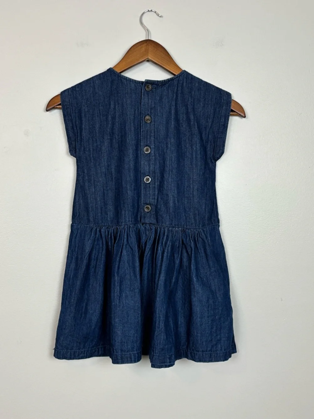 Hanna‎ Andersson Dress Girls 110 US 5 Blue Play Alot Denim Chambray Button Back